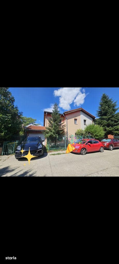 Casă spațioasă cu garaj, aproape de lac