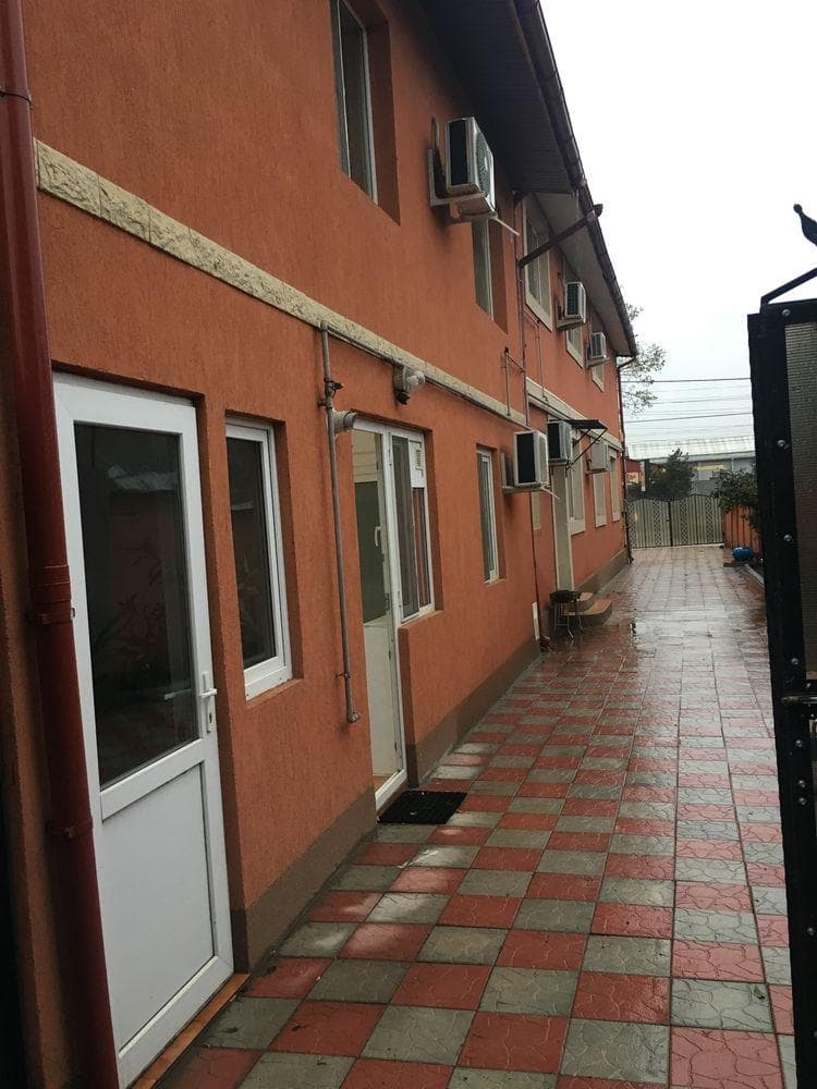 Vand vila cu 6 garsoniere - imagine 1