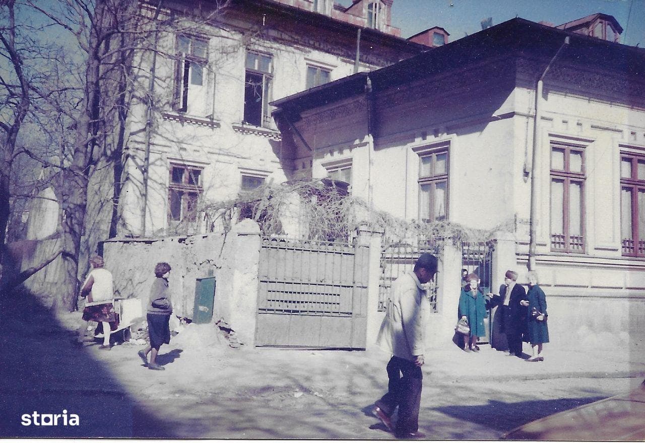 PIATA UNIRII Budapesta, casa, curte privata, garaj,deschidere 24,10mp - imagine 1