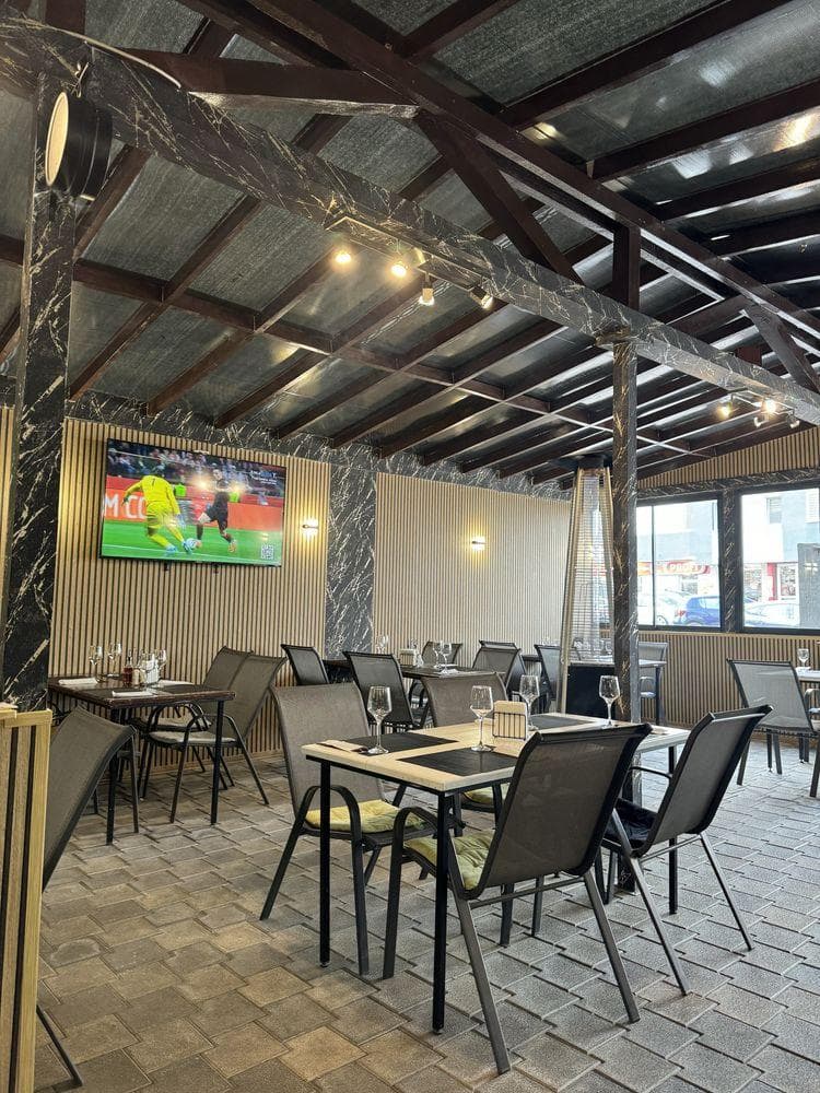 Predare afacere restaurant in prezent functional - imagine 1