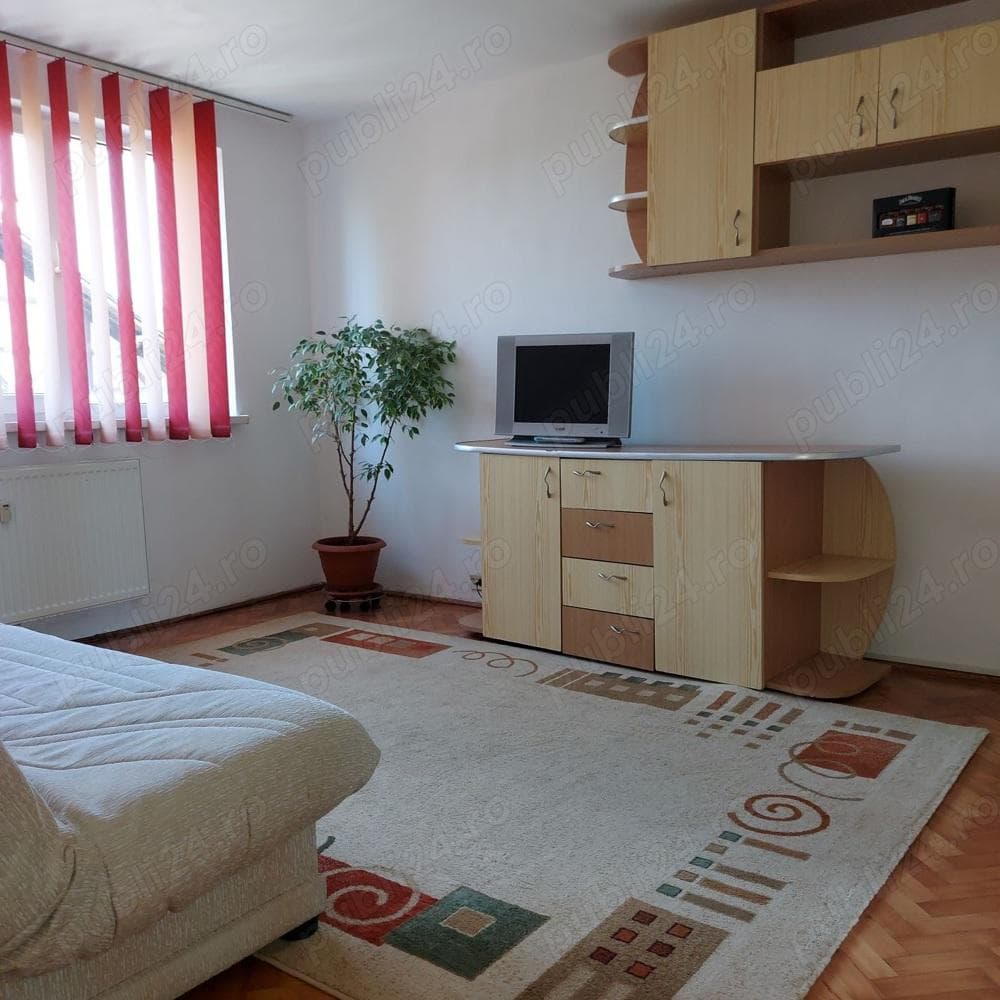 Particular inchiriez(ofer) garsoniera