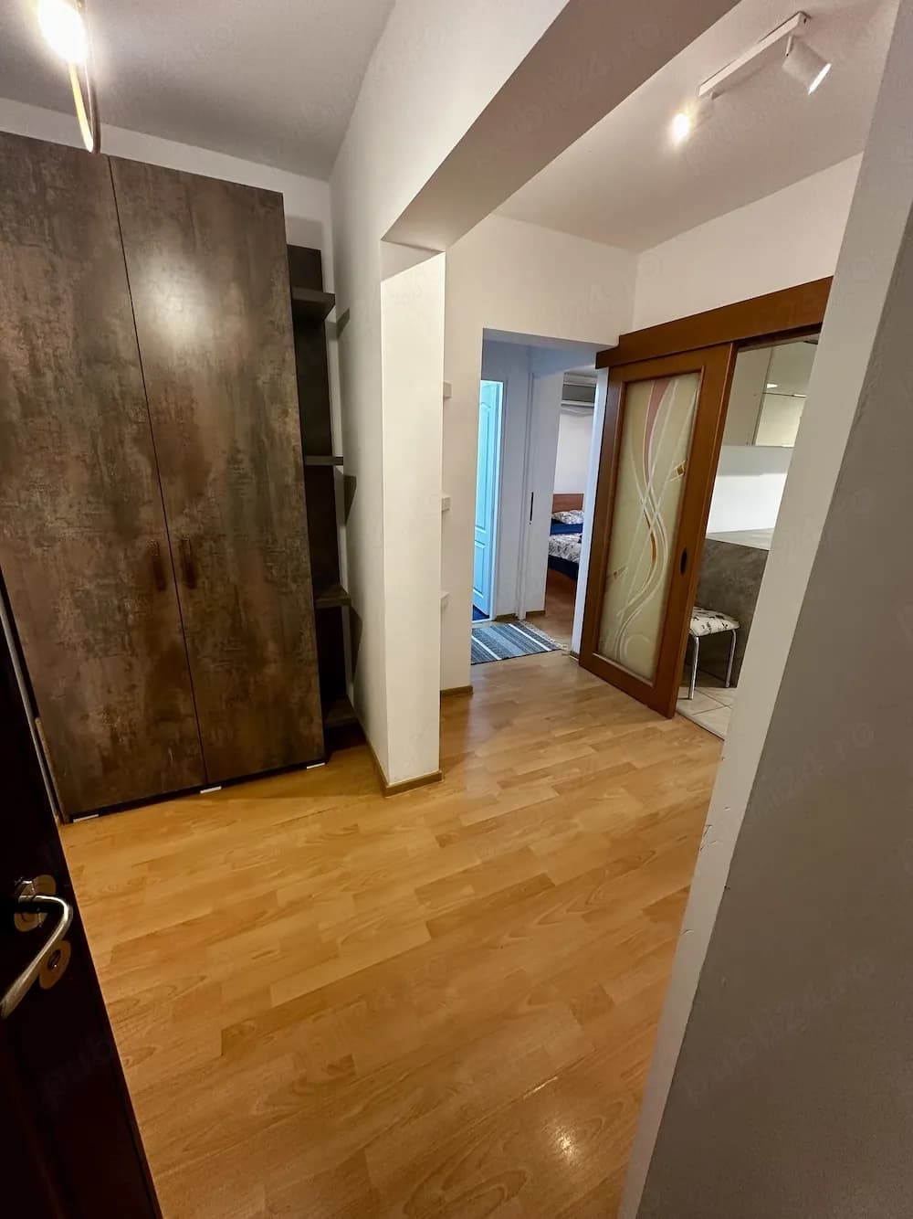 Închiriez apartament în Ploiești regim hotelier - imagine 1