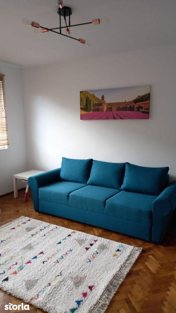 Închiriez garsonieră