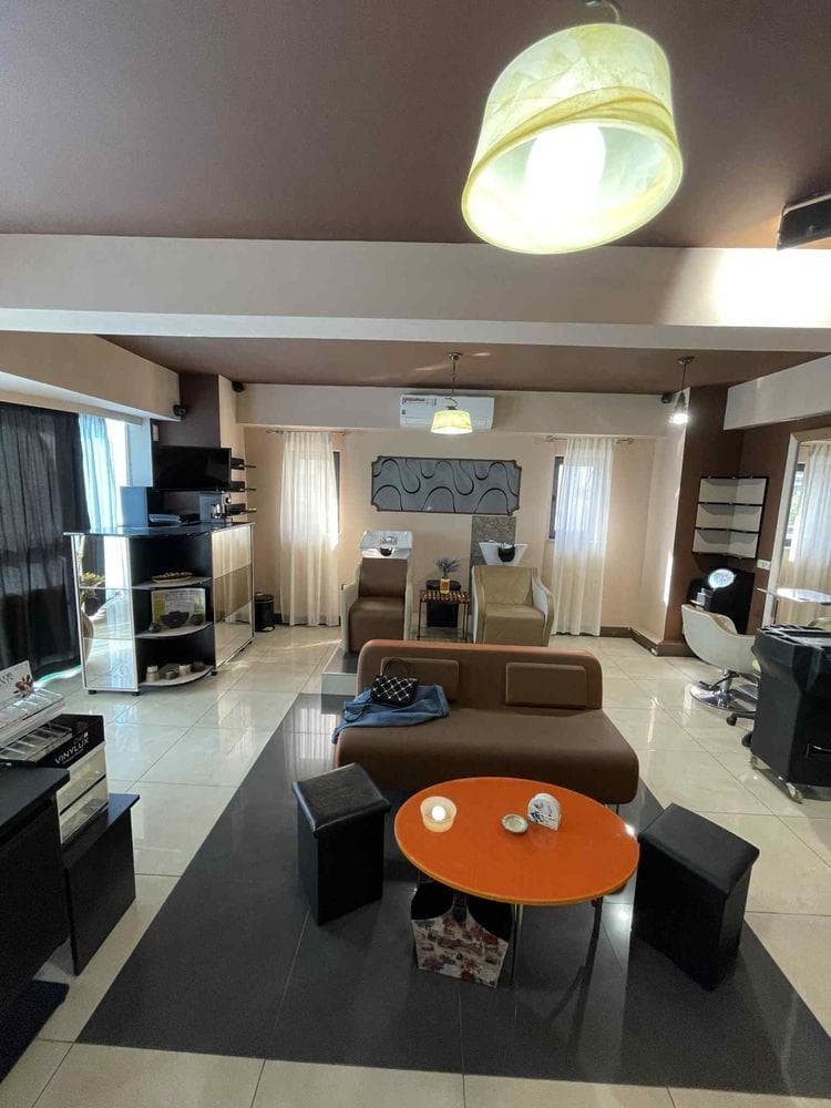 Spațiu comercial de vânzare – 66,6 mp zona centrala(Piata Mare) - imagine 1