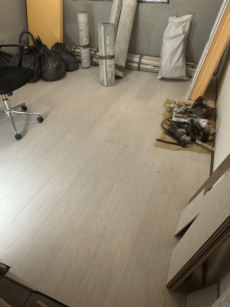 Vând apartament 3 camere , decomandat, 59 m2 - imagine 1