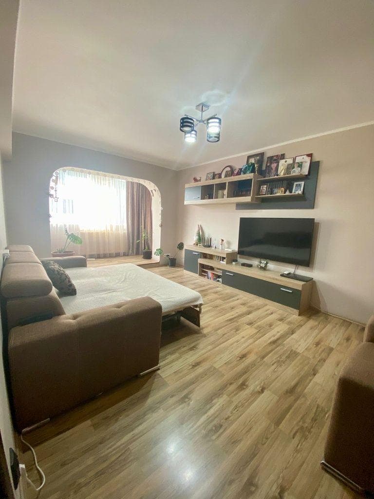 Apartament 3 camere decomandat 75m² - imagine 1