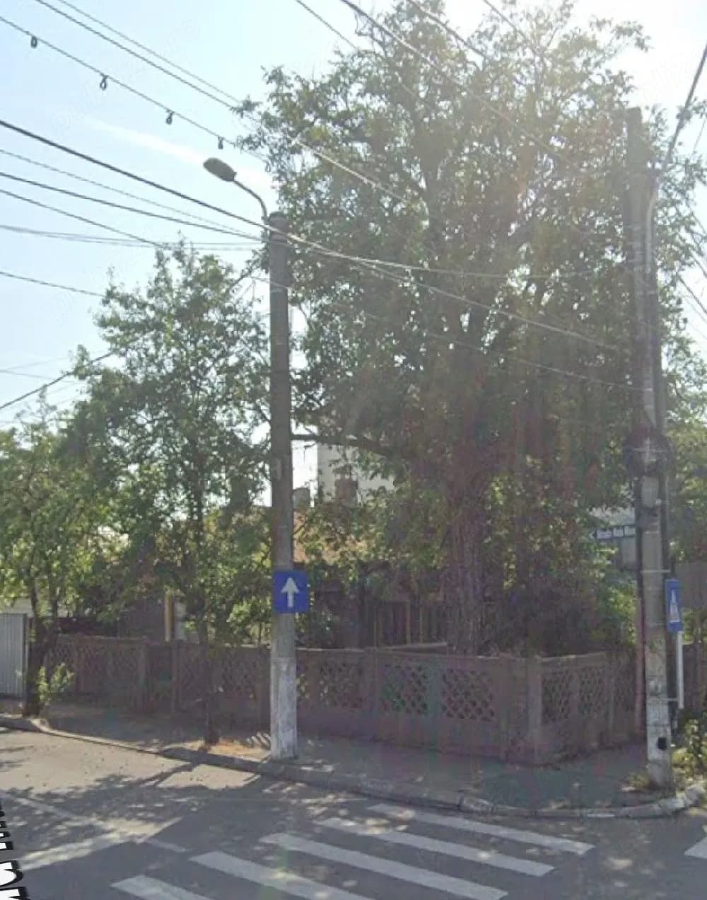 Proprietar vand casa demolabila pe colt-200mp - imagine 1