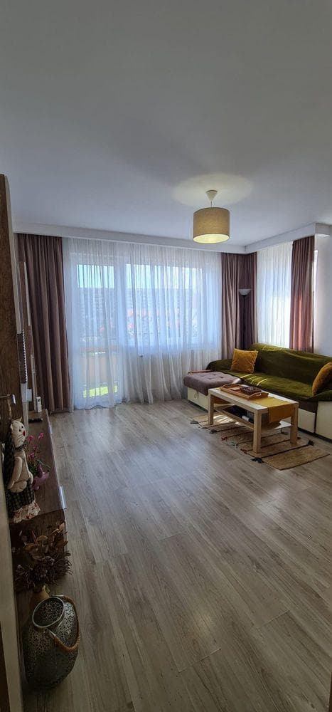 Apartament 3 Camere cartier Coresi cu loc de parcare inclus - imagine 1
