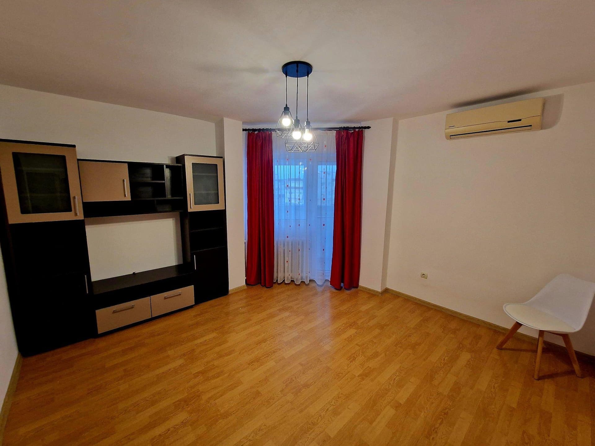 Inchiriez apartament 2 camere Blvd. Bucuresti