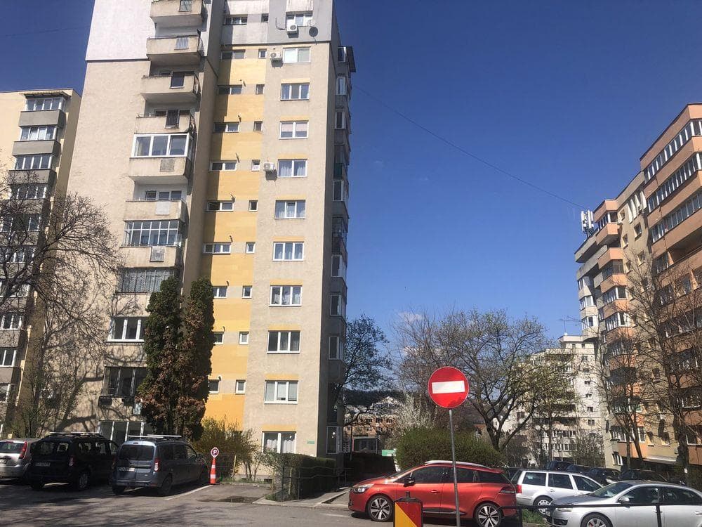 PF vand ap 2 camere Aleea Padin 10 etaj9/10