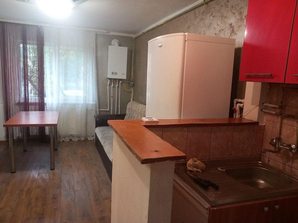 Închiriez garsoniera mobilata utilata in zona tractorul