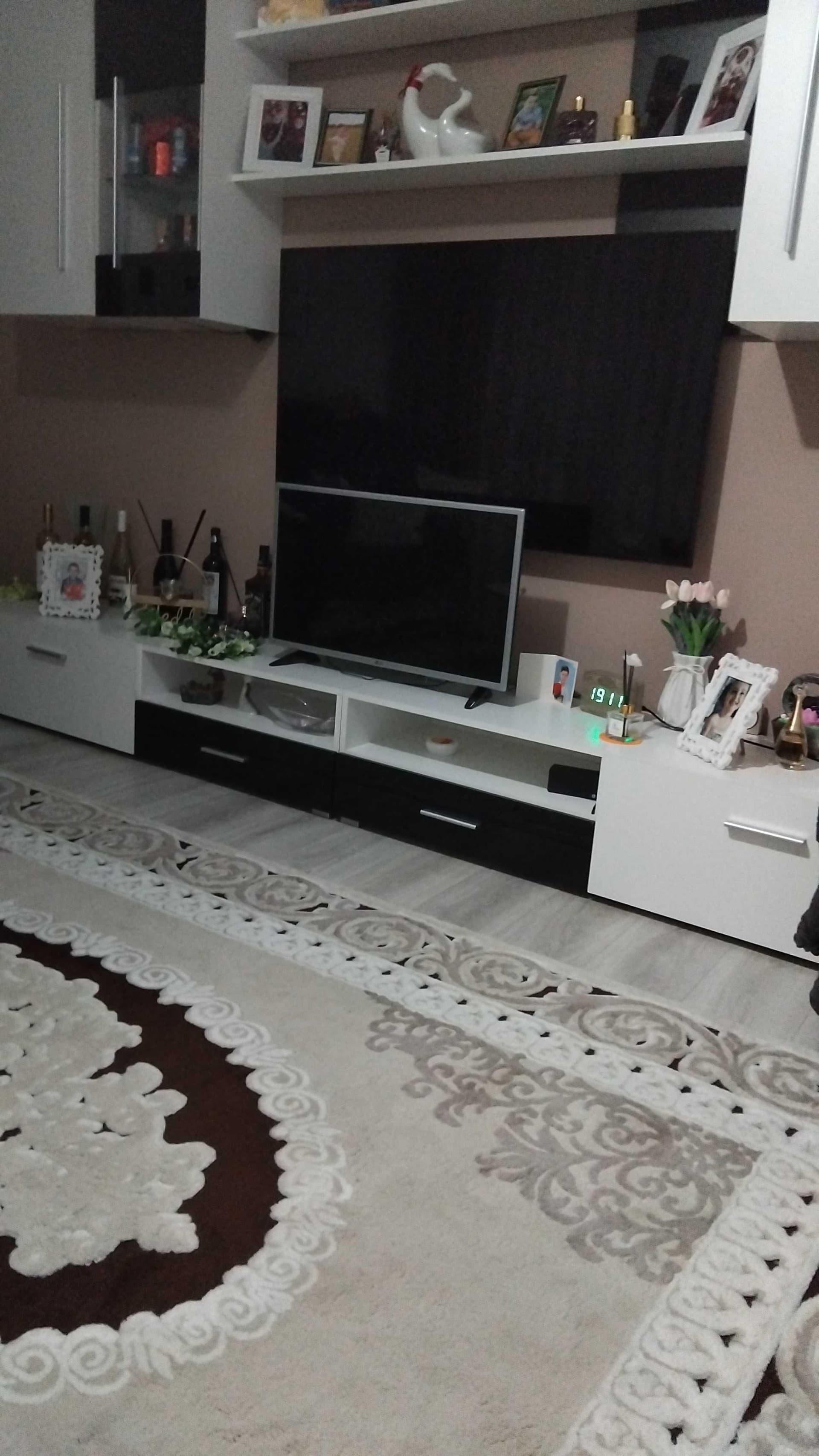 Vand apartament 56 m patrati in ploiesti zona cina et 2 renovat 2022 mobilat 78 mii euro - imagine 1