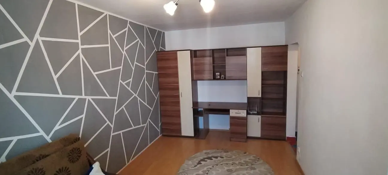 Garsoniera de inchiriat - imagine 1