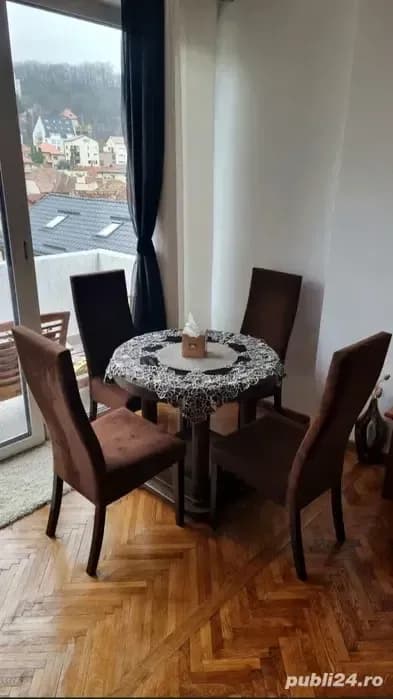 Închiriez pe termen lung Apartament tip studio central, zonă centrală,